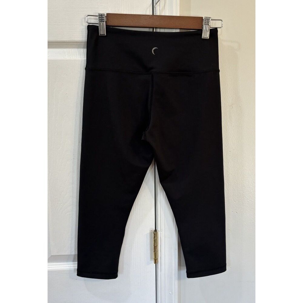 Zyia Women's Sz 4 Cropped/ Capri Leggings Black - Picture 2 of 5